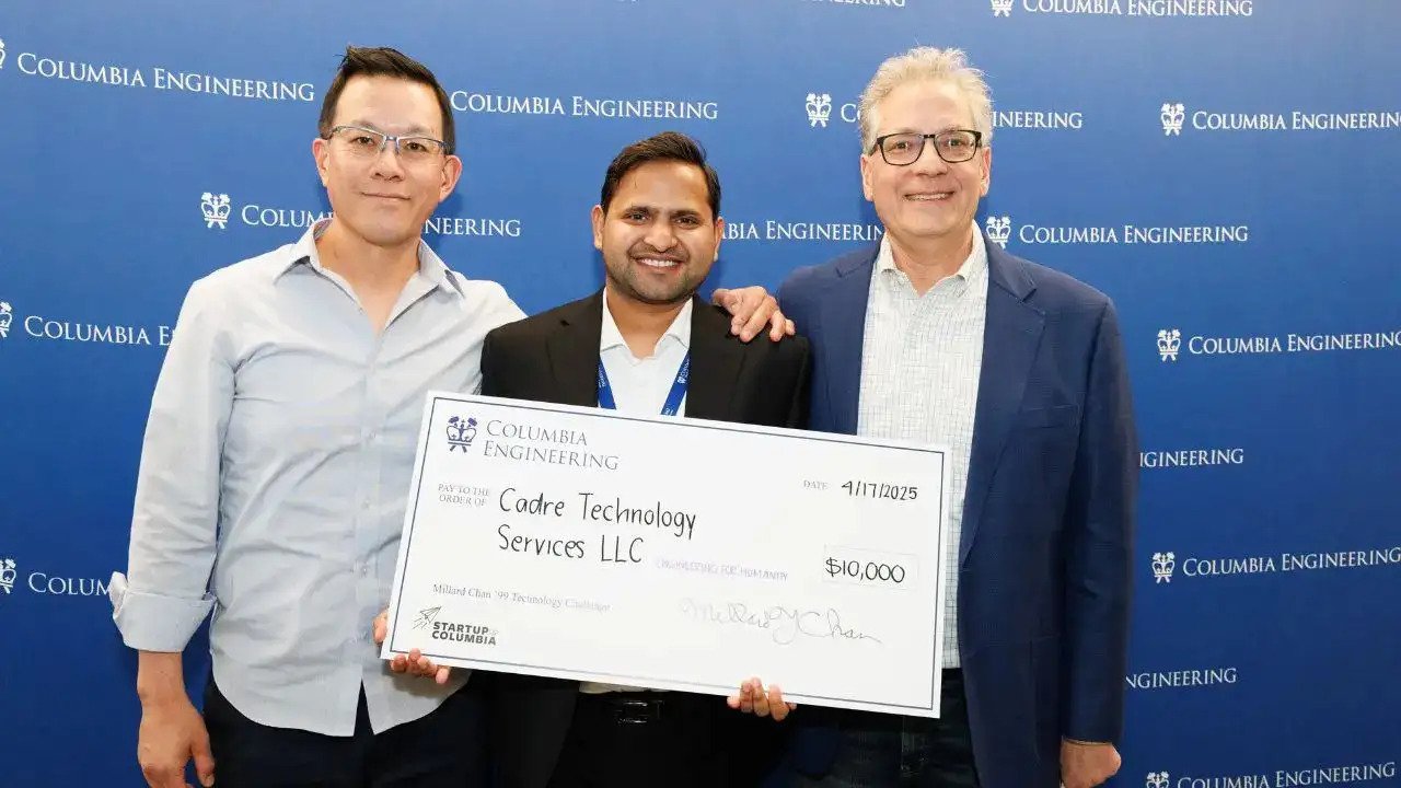 Mr. Muneer Khan Won Global Award for AI Glasses That Empower the Visually Impaired